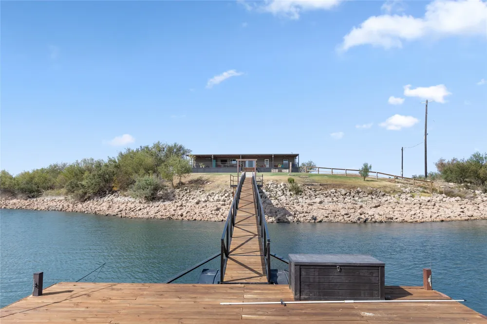 606 W Moonshine Road Seymour, TX 76380