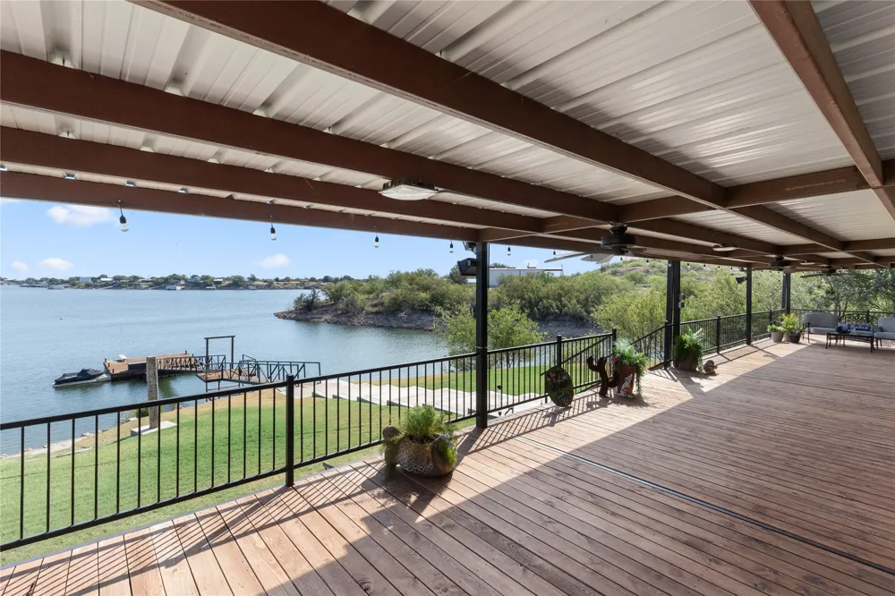606 W Moonshine Road Seymour, TX 76380
