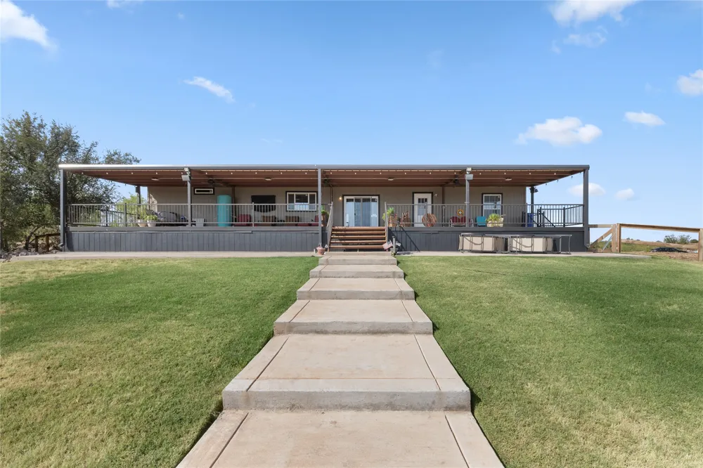 606 W Moonshine Road Seymour, TX 76380