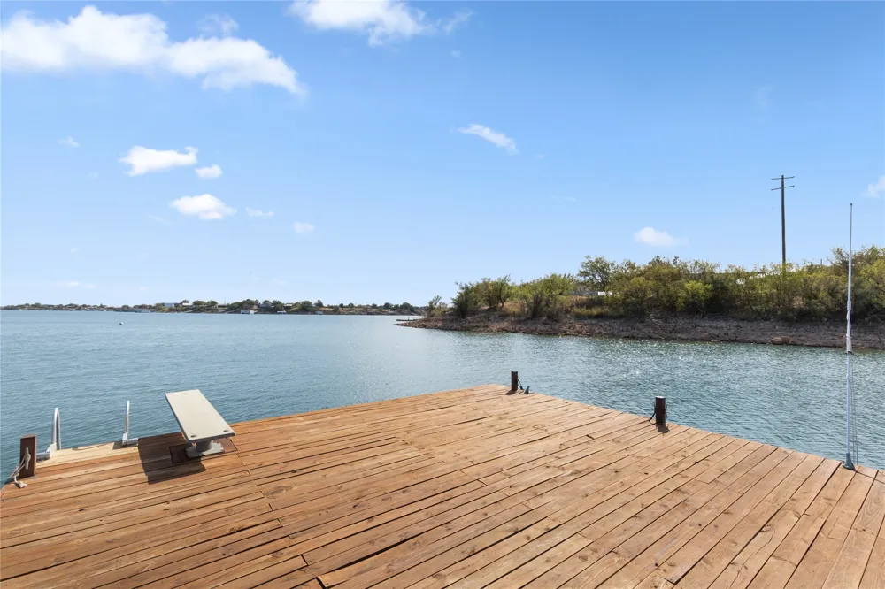 606 W Moonshine Road Seymour, TX 76380