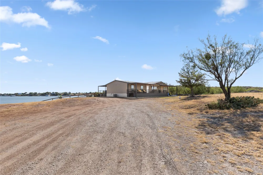 606 W Moonshine Road Seymour, TX 76380