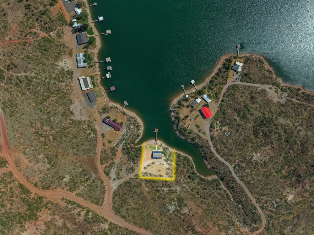 606 W Moonshine Road Seymour, TX 76380