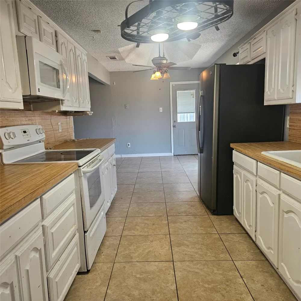 134 Ridgeway Drive Red Oak, TX 75154