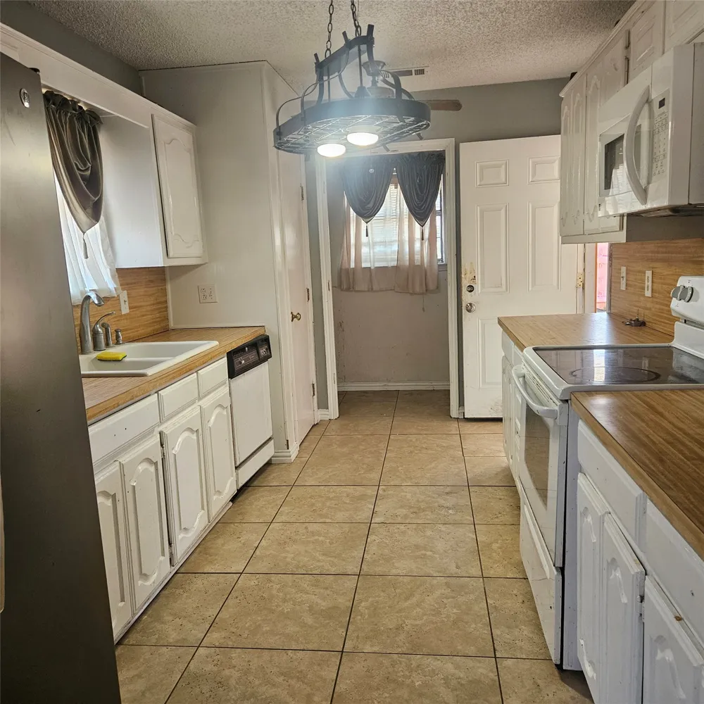 134 Ridgeway Drive Red Oak, TX 75154