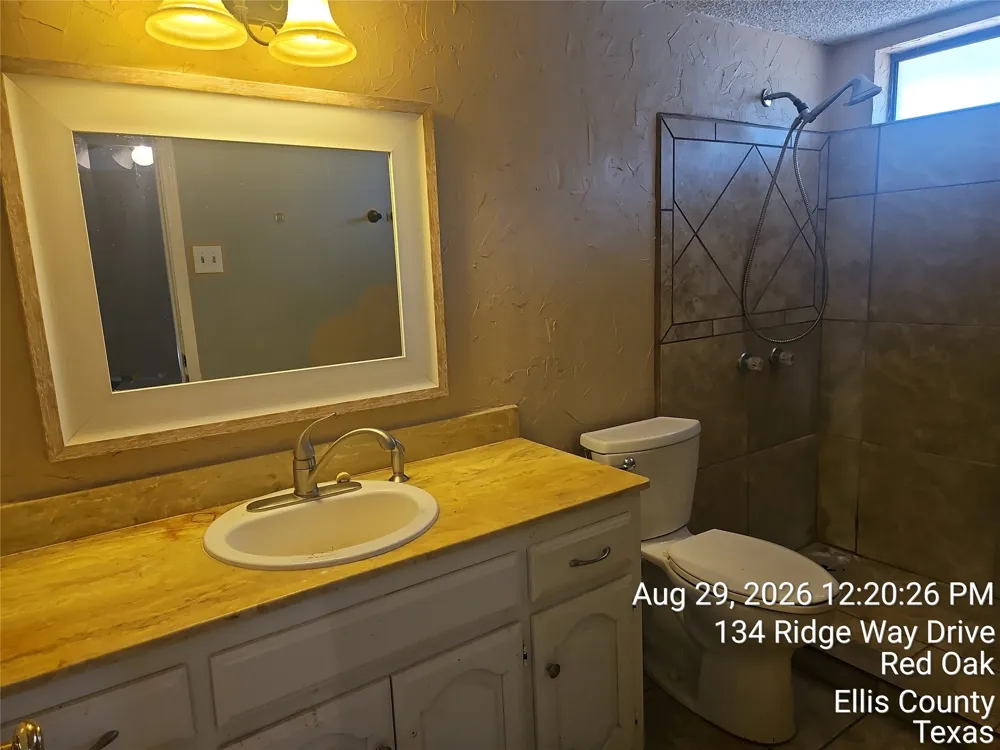 134 Ridgeway Drive Red Oak, TX 75154