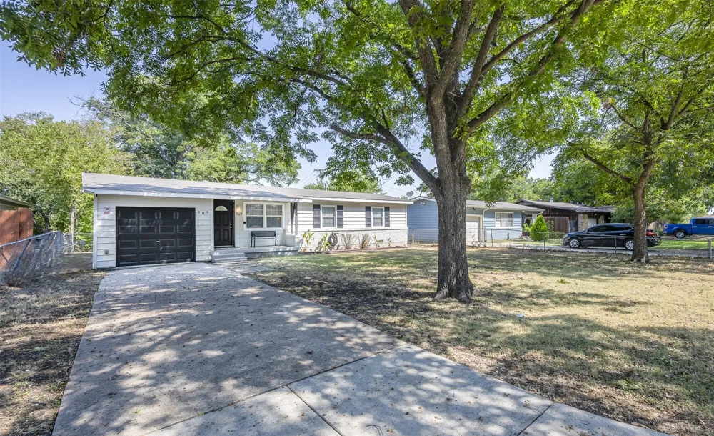 509 Circle Drive Arlington, TX 76010