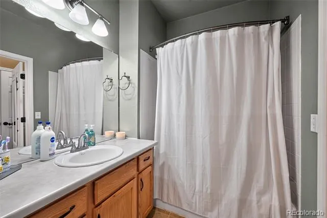 6714 S Winnipeg Circle #104 Aurora, CO 80016