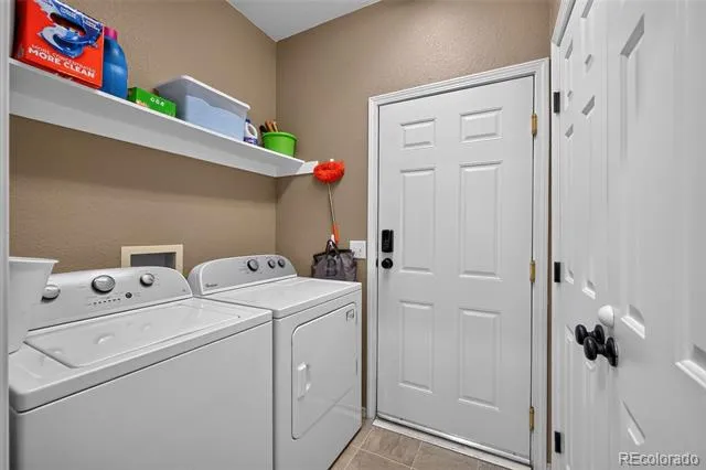 6714 S Winnipeg Circle #104 Aurora, CO 80016