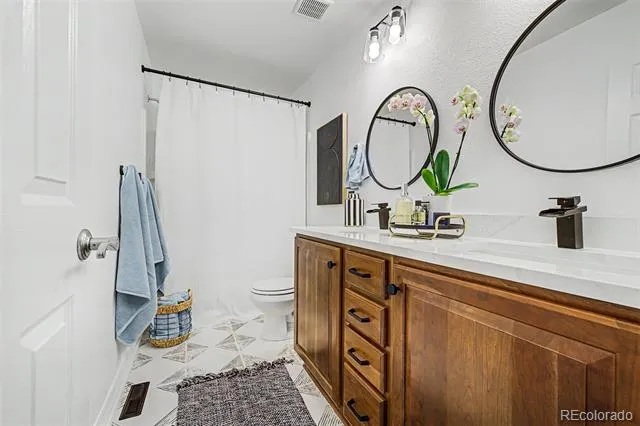 3164 Geneva Court Denver, CO 80238