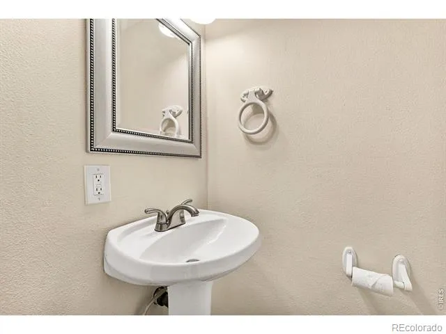 2072 Huntington Circle Fort Collins, CO 80526