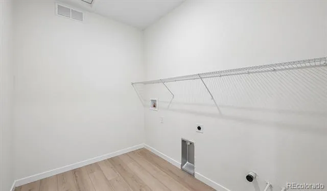 2112 S Irvington Street Aurora, CO 80018