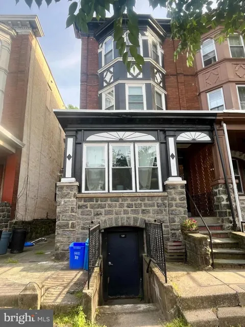 5028 WALNUT STREET #1F
