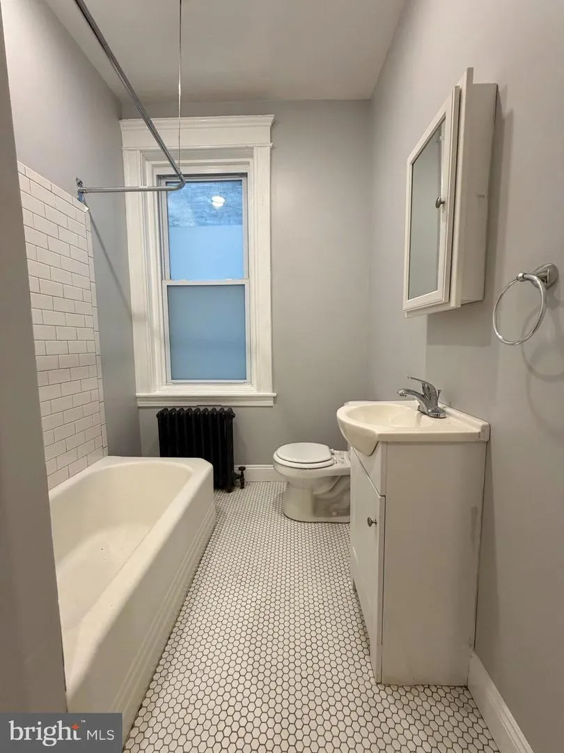 5028 WALNUT STREET #1F Philadelphia, PA 19139