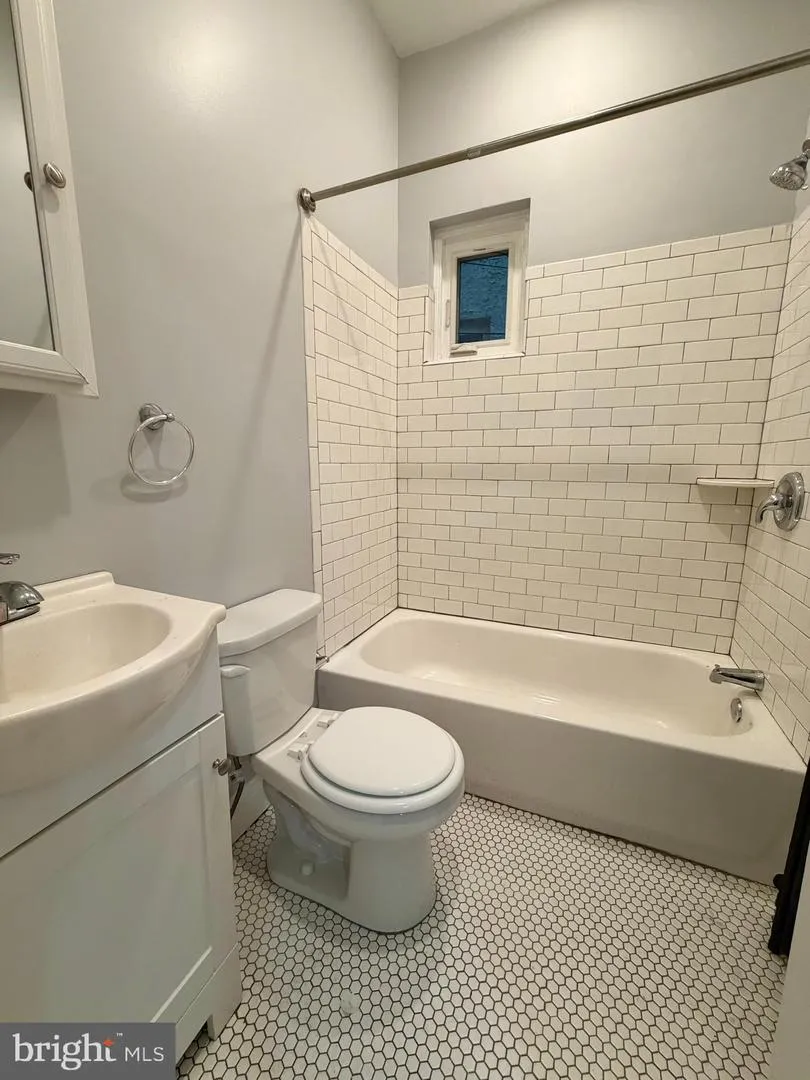 5028 WALNUT STREET #1F Philadelphia, PA 19139