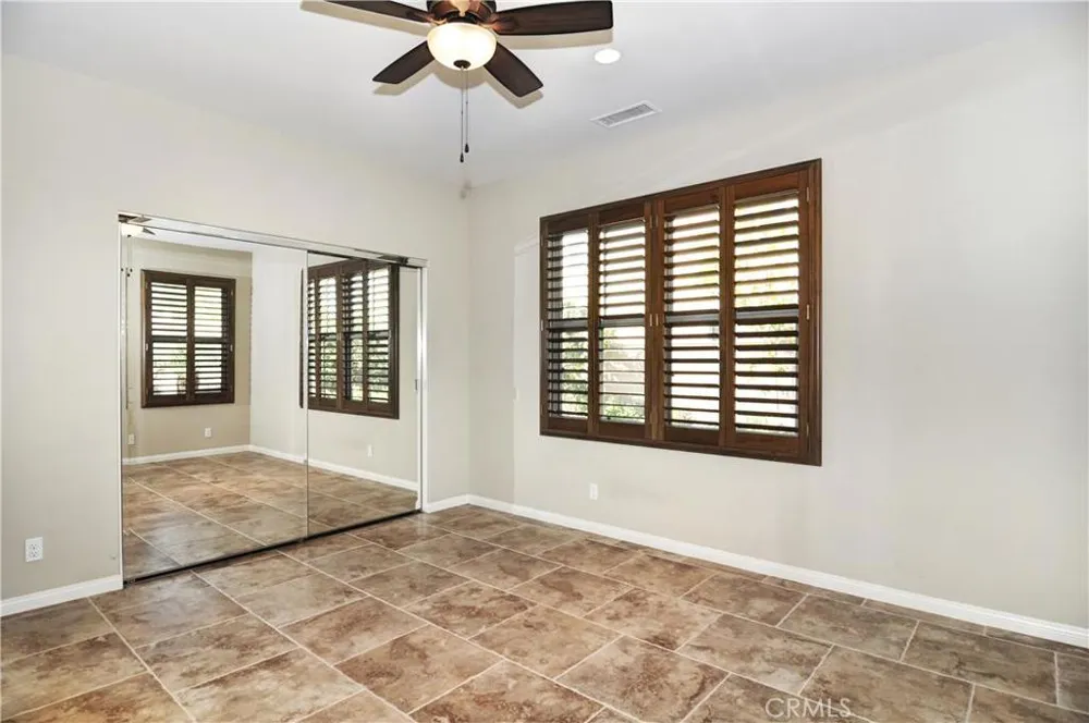60 Kingsbury Irvine, CA 92620