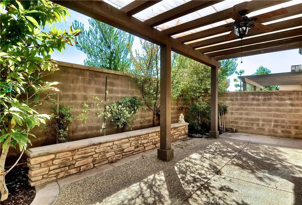 60 Kingsbury Irvine, CA 92620