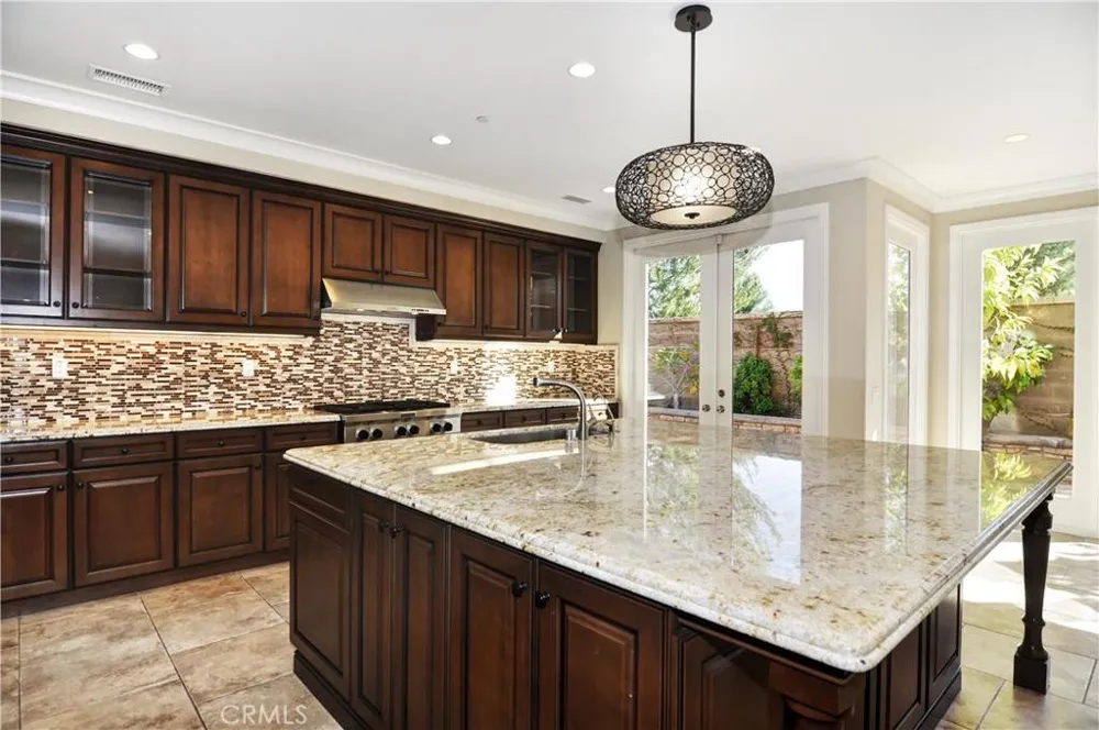 60 Kingsbury Irvine, CA 92620