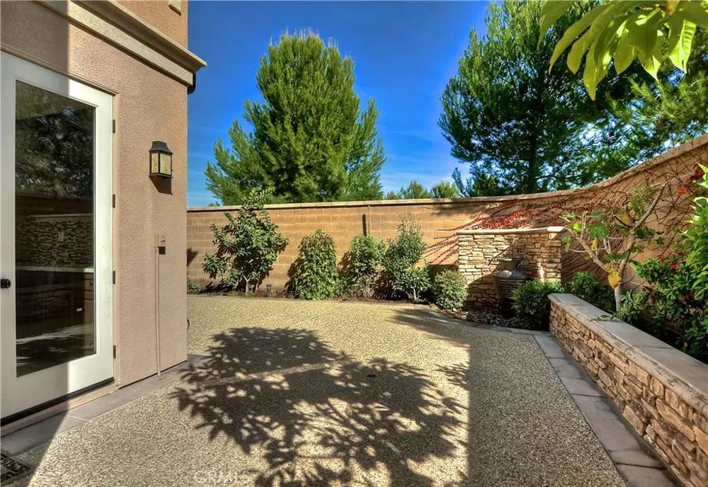 60 Kingsbury Irvine, CA 92620