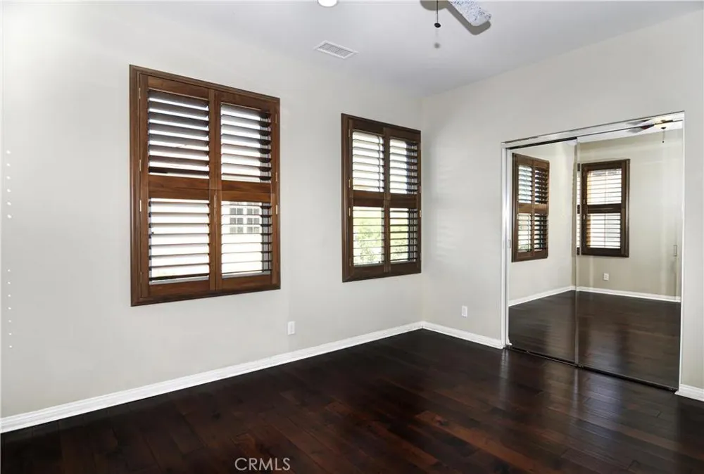 60 Kingsbury Irvine, CA 92620