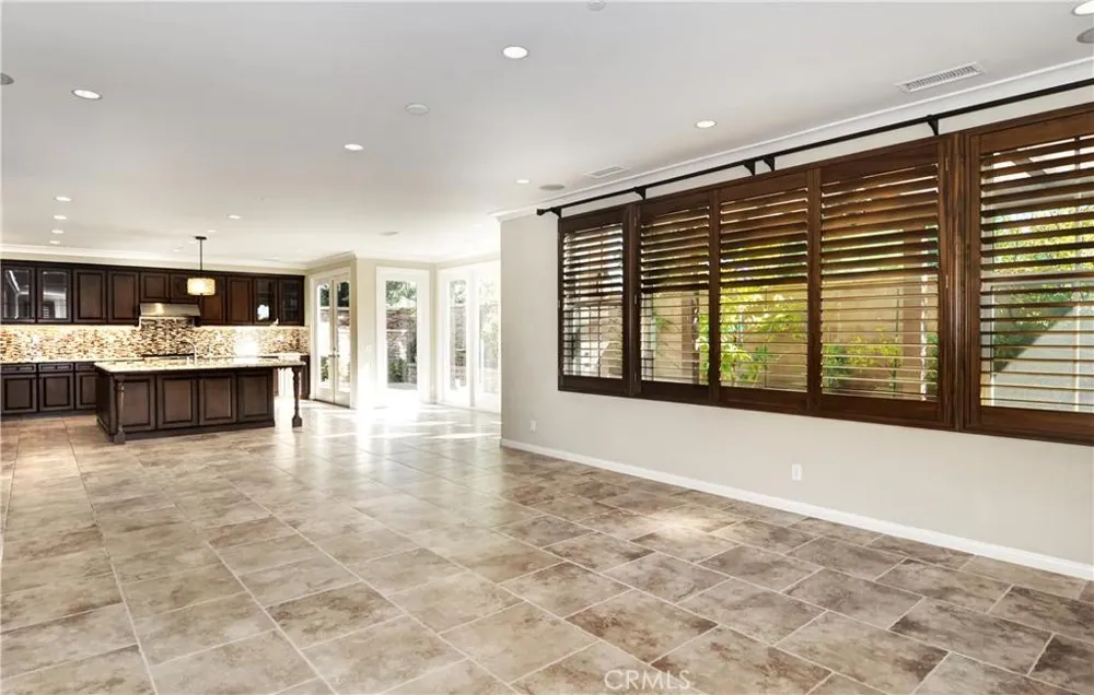 60 Kingsbury Irvine, CA 92620