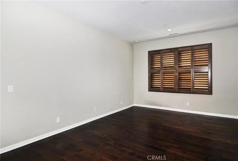 60 Kingsbury Irvine, CA 92620