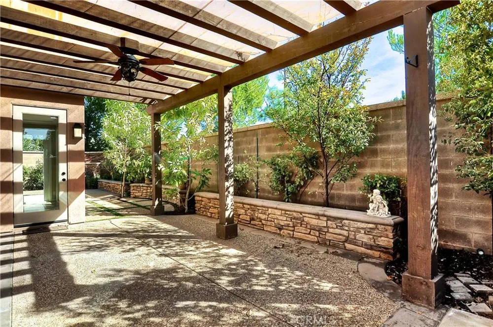 60 Kingsbury Irvine, CA 92620