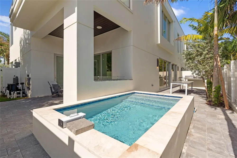 221 Shore Court Lauderdale By The Sea, FL 33308