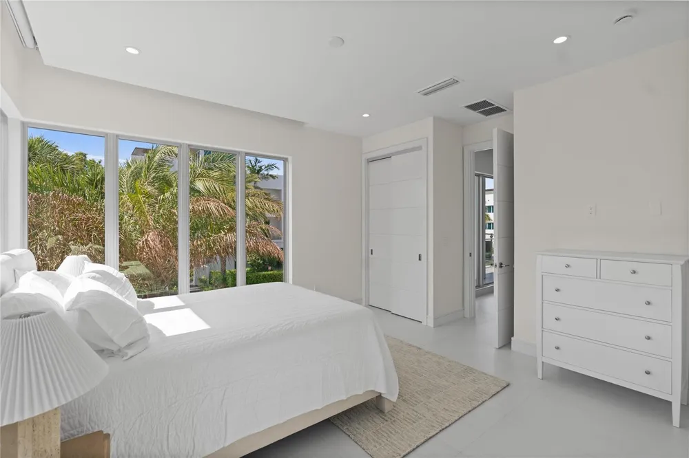 221 Shore Court Lauderdale By The Sea, FL 33308