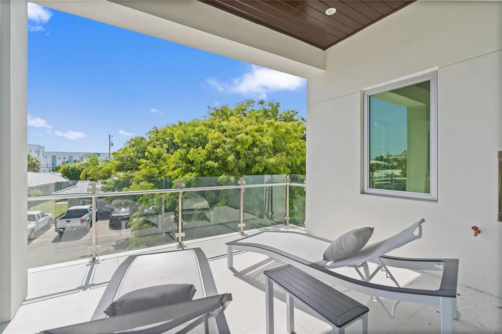 221 Shore Court Lauderdale By The Sea, FL 33308