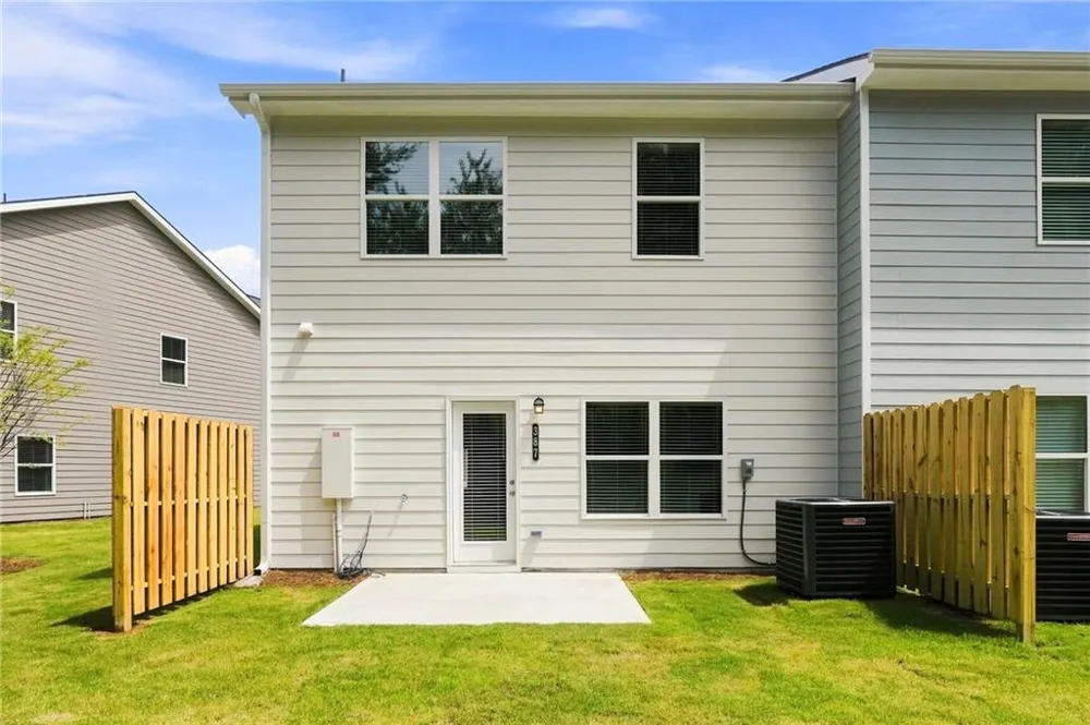 387 Lanier Circle Woodstock, GA 30189
