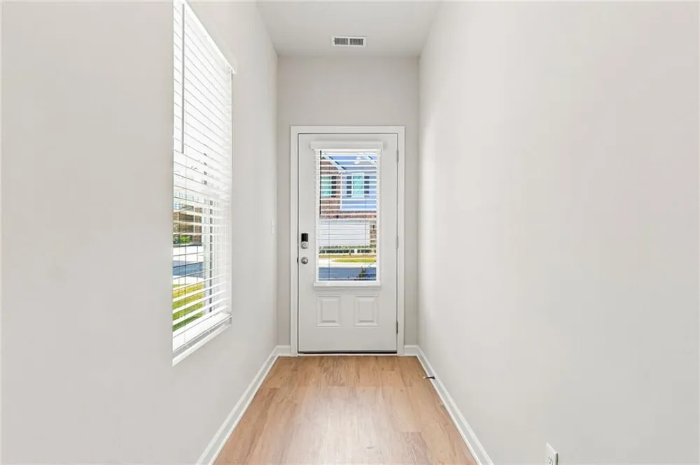 387 Lanier Circle Woodstock, GA 30189