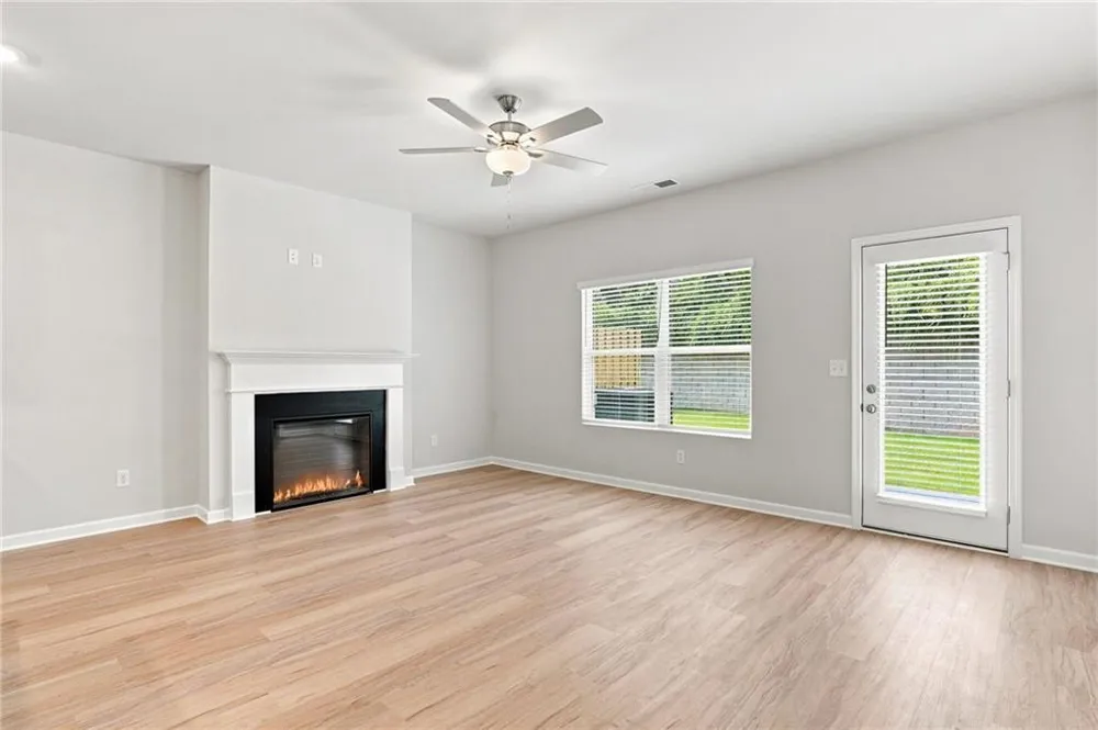 387 Lanier Circle Woodstock, GA 30189