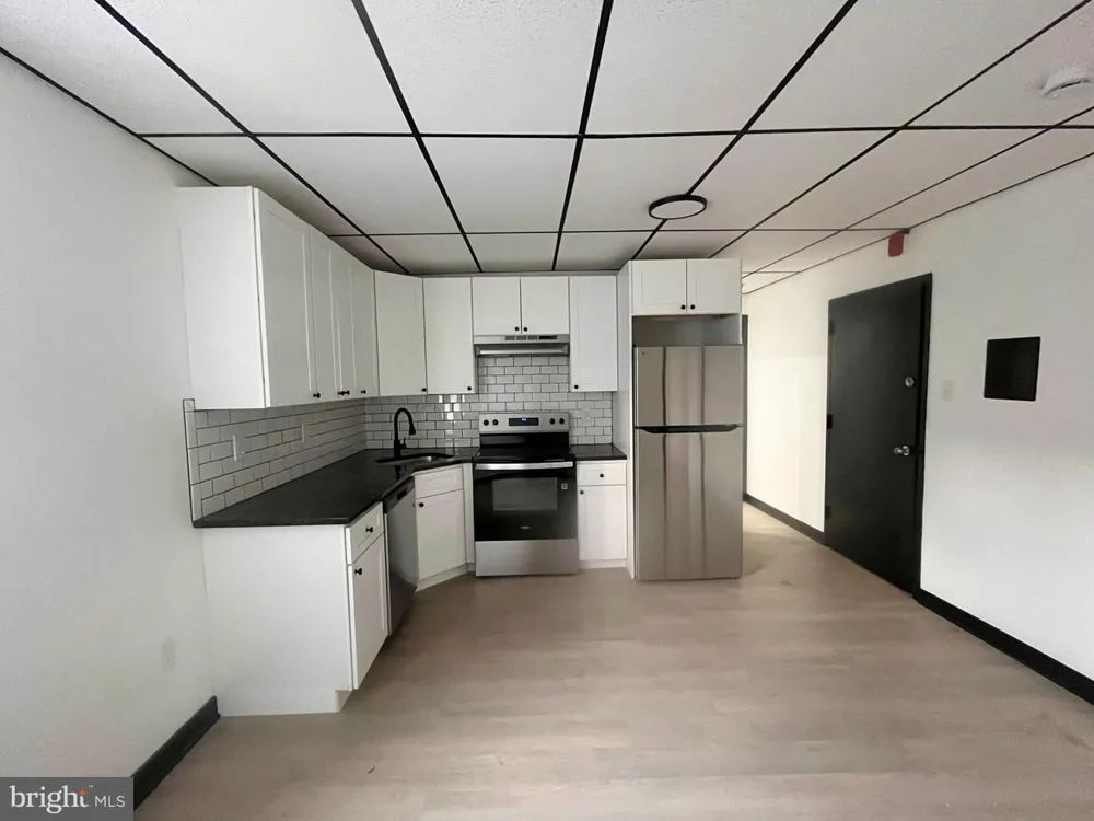 1912 S 17TH STREET #109 Philadelphia, PA 19145