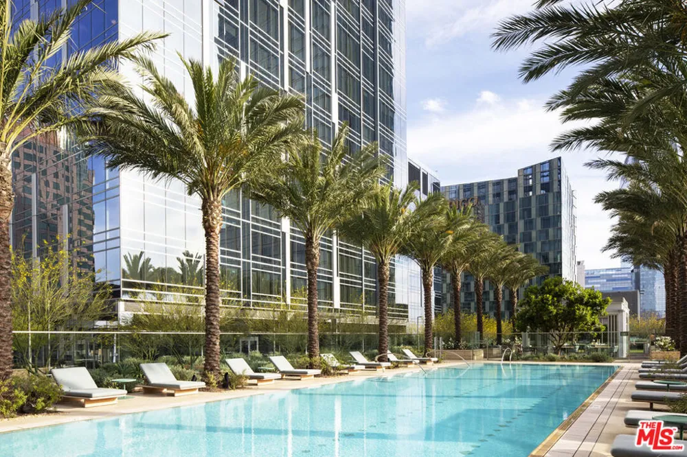 877 Francisco Street #1608 Los Angeles, CA 90017