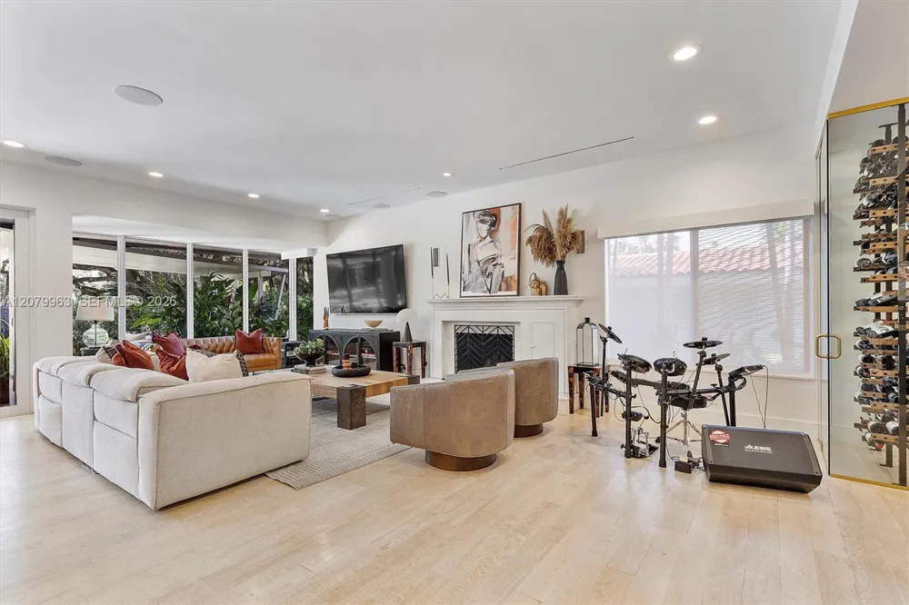 652 NE 105th St Miami Shores, FL 33138