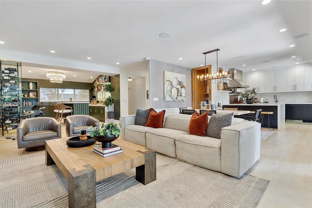652 NE 105th St Miami Shores, FL 33138