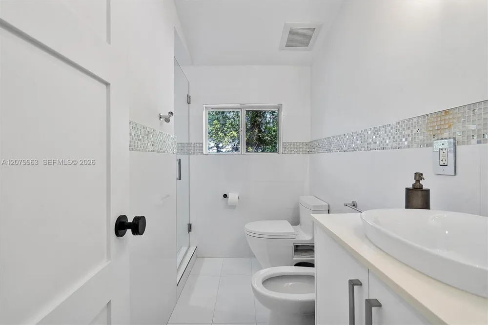 652 NE 105th St Miami Shores, FL 33138