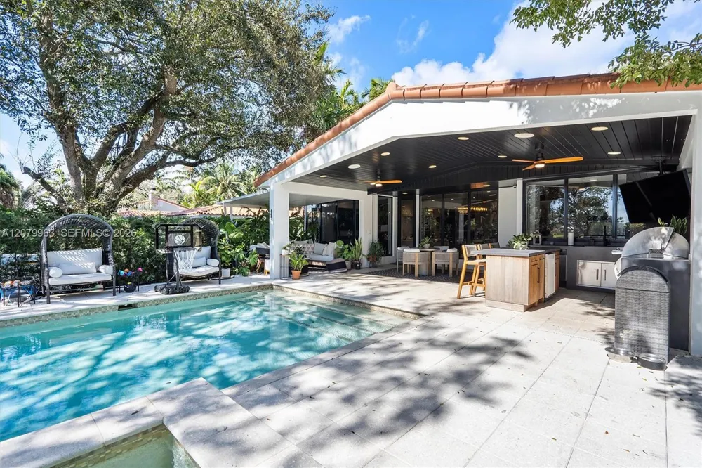 652 NE 105th St Miami Shores, FL 33138