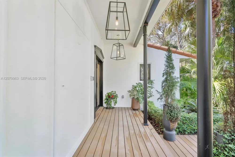 652 NE 105th St Miami Shores, FL 33138