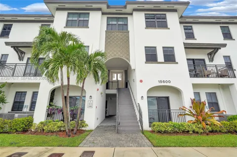 15600 SW 136th St #102