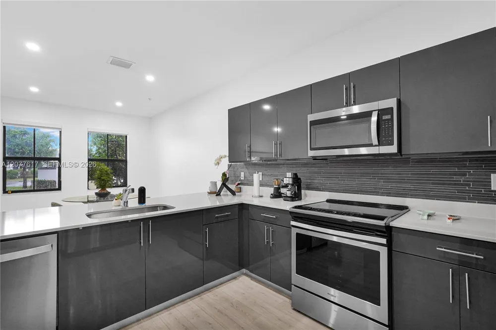 15600 SW 136th St #102 Miami, FL 33196