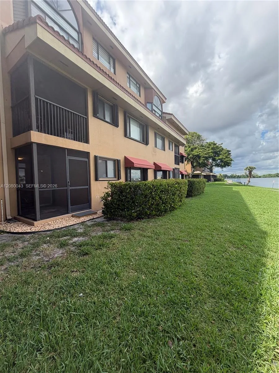 15535 Miami Lakeway N #107 Miami Lakes, FL 33014