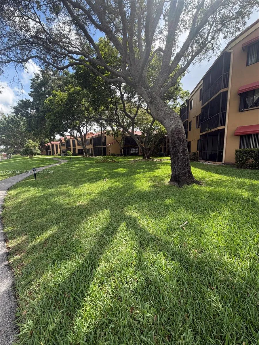 15535 Miami Lakeway N #107 Miami Lakes, FL 33014