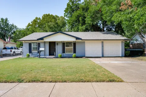 202 E Kenwood Drive