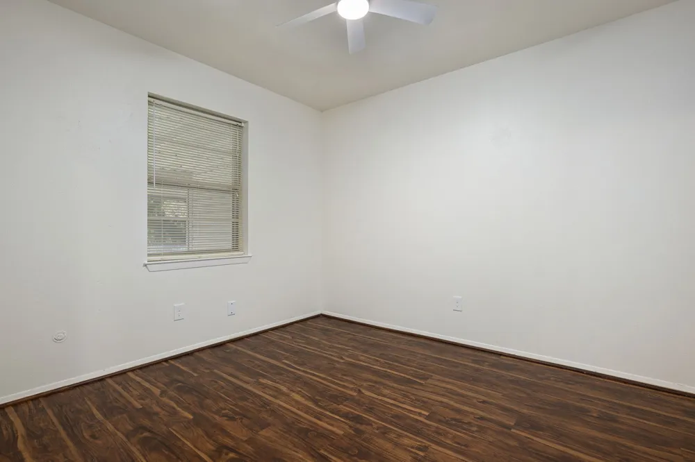 202 E Kenwood Drive Garland, TX 75041
