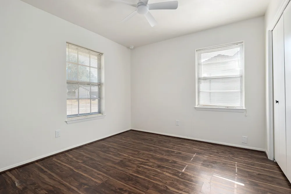 202 E Kenwood Drive Garland, TX 75041