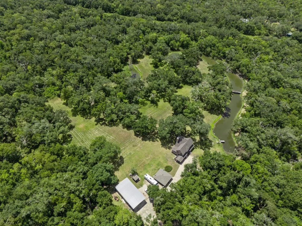 1751 Private Road 648 Street Sargent, TX 77414