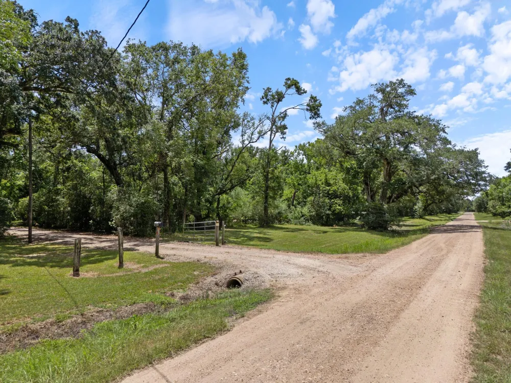 1751 Private Road 648 Street Sargent, TX 77414