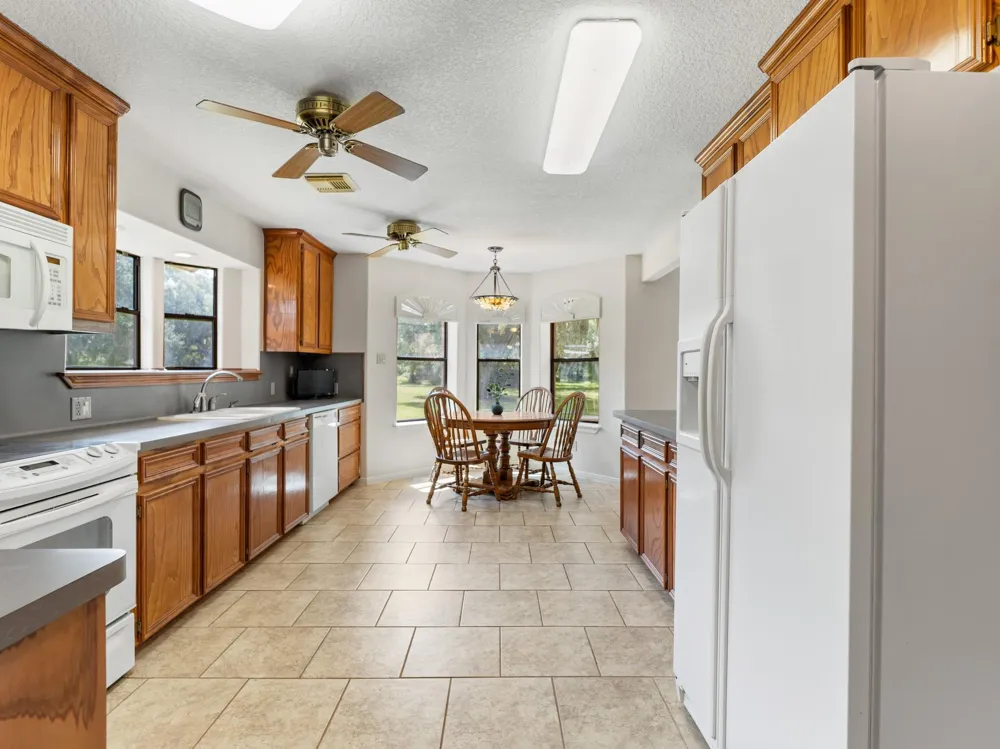 1751 Private Road 648 Street Sargent, TX 77414