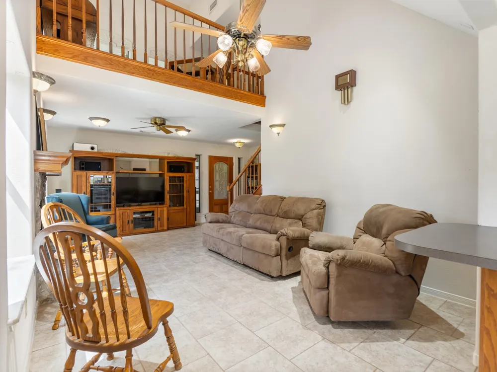 1751 Private Road 648 Street Sargent, TX 77414